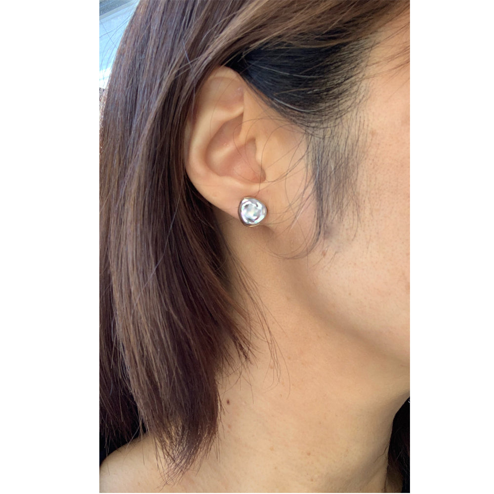 pearl stud earrings, bezel set pearl, contemporary pearl earring, 14k gold pearl stud earrings