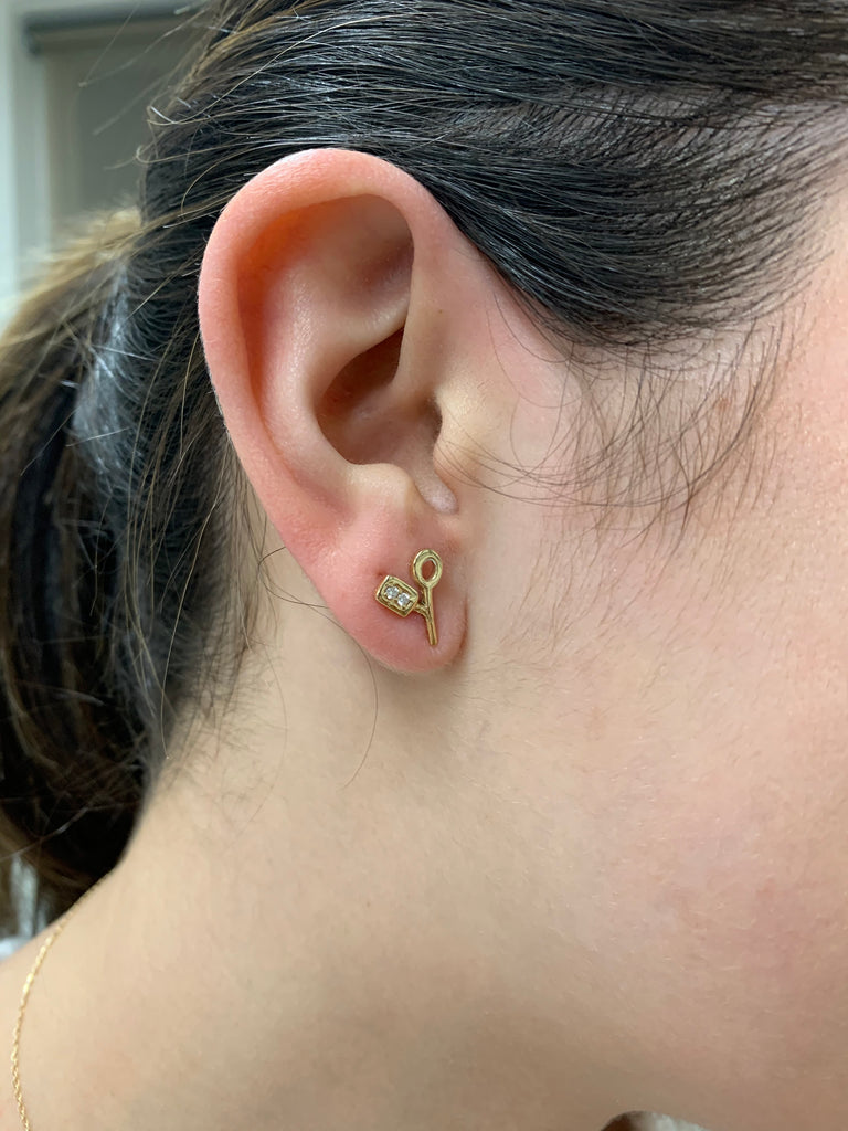 lab grown diamond stud earrings, sustainable diamond earrings, sustainable gold stud earrings, everyday diamond earrings, diamond foundry x hi june parker collaboration,