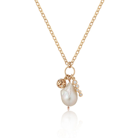 Oval pearl necklace