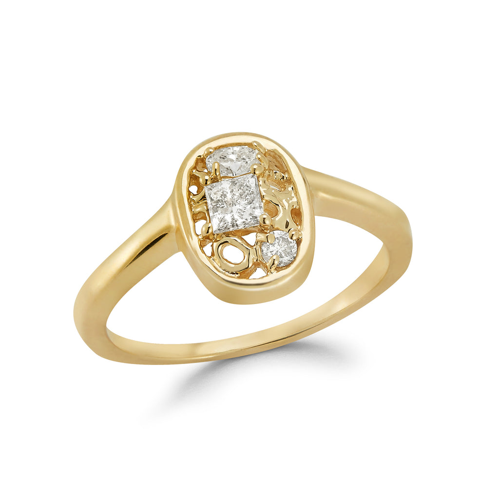 alternative engagement ring stone clustered diamonds